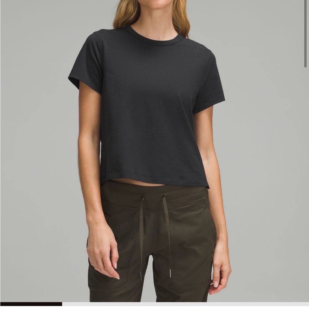 Lululemon Classic fit Black Women's Tee